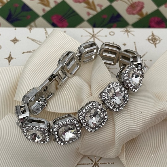SQ✨Elegant Silver Crystal Bracelet✨NEW - Picture 5 of 6